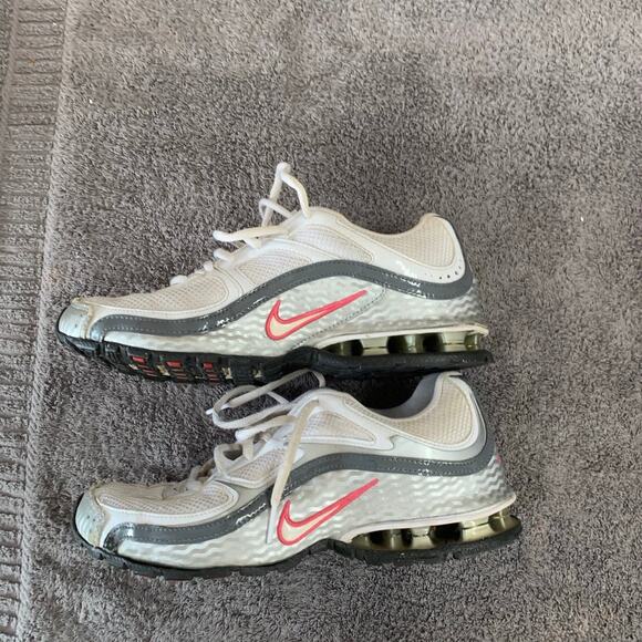 Women’s Nike Reax running shoes in size 8.5 - Picture 2 of 7
